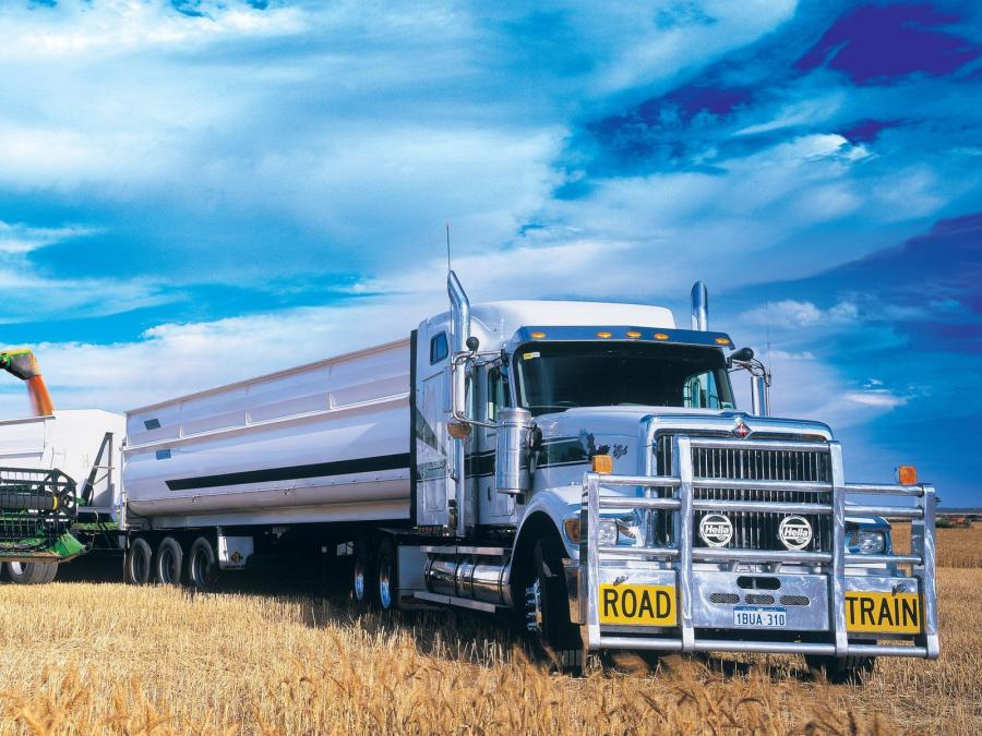  International 9900i 2004 года  (фото 3 из 3)